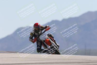 media/Oct-13-2025-Moto Forza (Mon) [[a66d839500]]/3-B Group/Session 4 (Turn 9)/